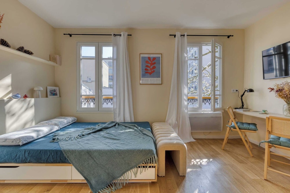 Modern Studio /2P - Belleville