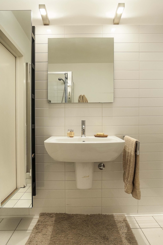 In Rome at Spanish Steps Classy Apartment With Modern Design in an Historic Palazzo