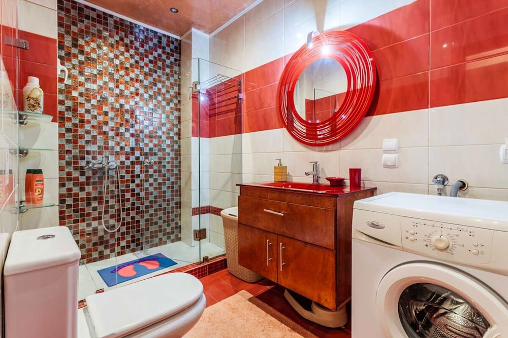 Athens Strawberry Hideaway - City Chic Retreat