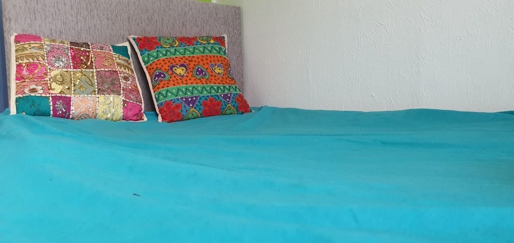 Room in Guest Room - Cozy Double Room in Leicester view 4