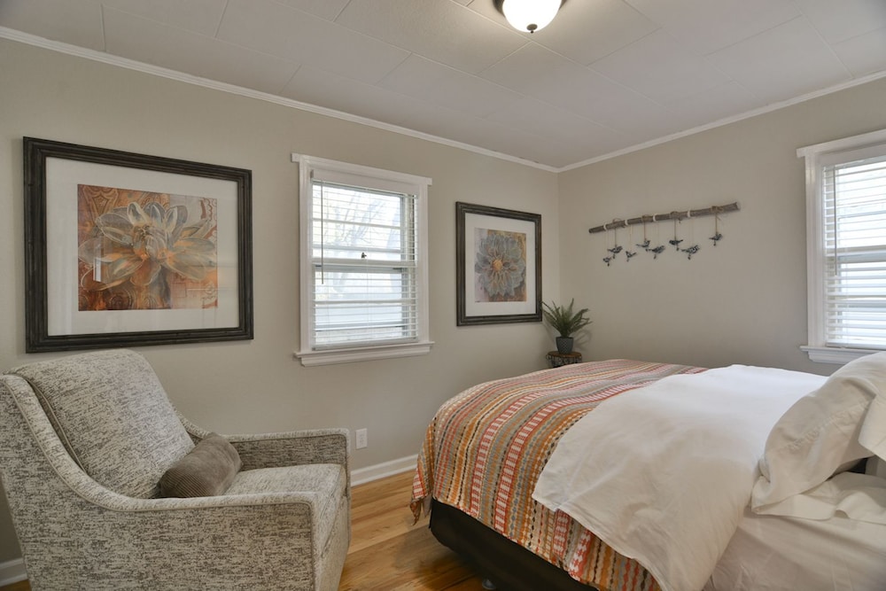 Hotel Cottage by the Historic Depot - Image 1