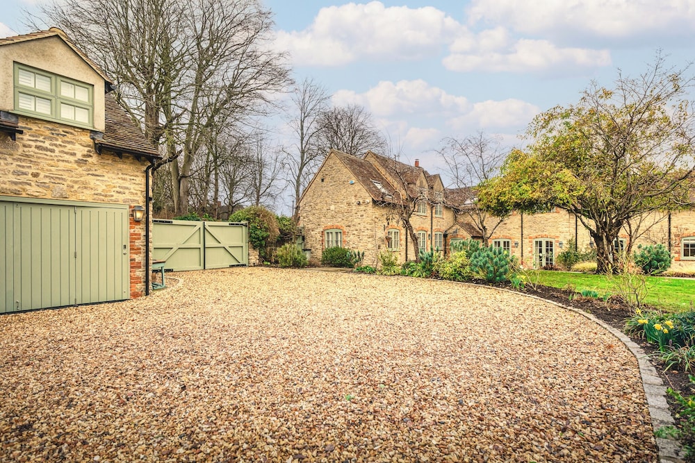 Stunning 6 BB Cottage & Annexe