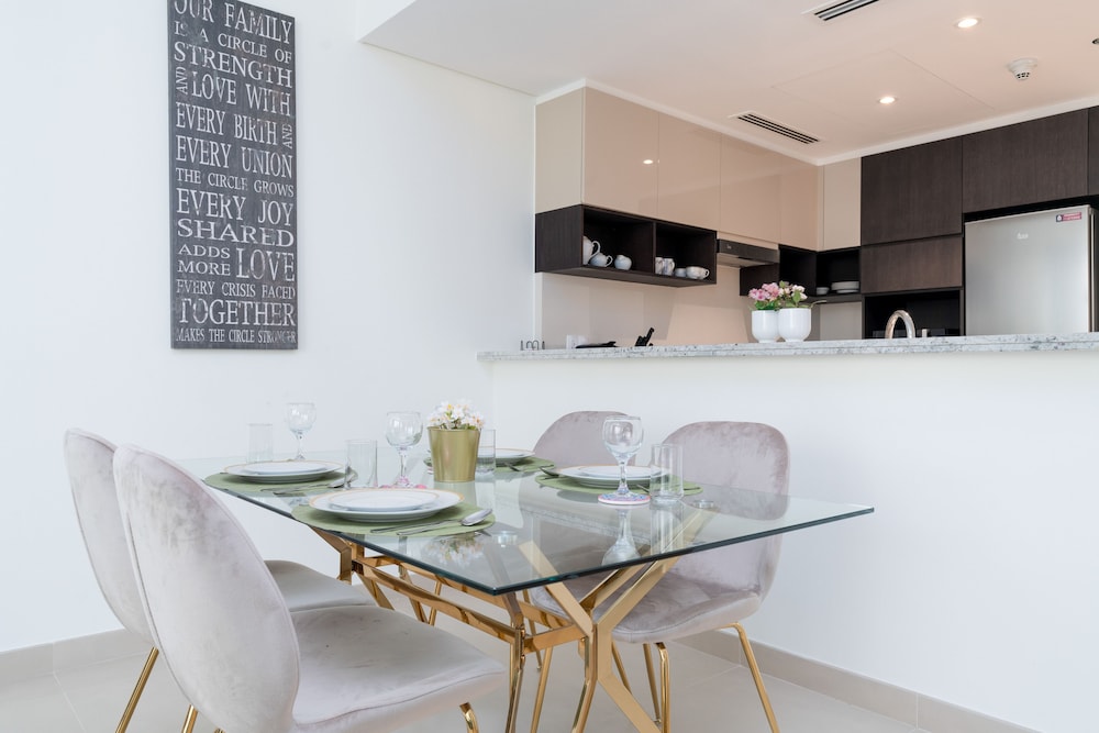 Lux BnB Dubai Creek Harbour BLVD Views