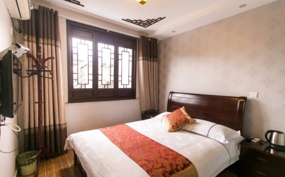 Zunyuelou Inn Tongli