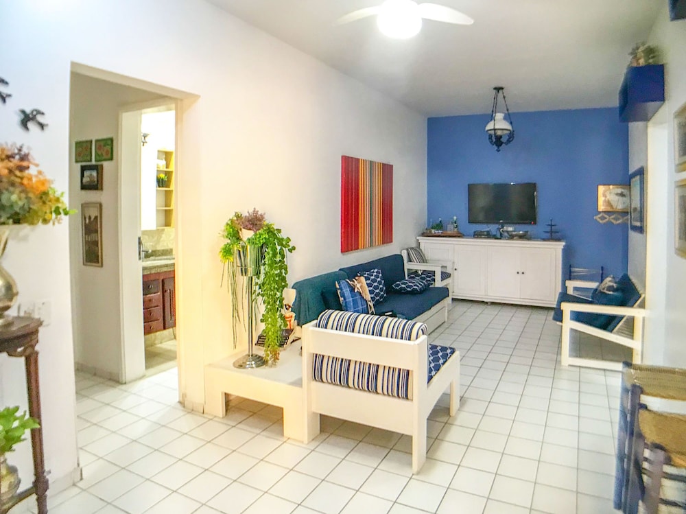 Apartamento a 70m da Praia de Pitangueiras SP