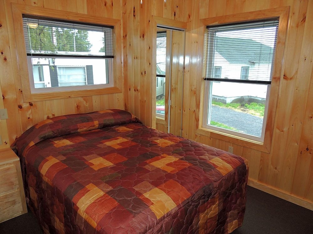 Angel Rock Waterfront Cottages and Vacation Homes