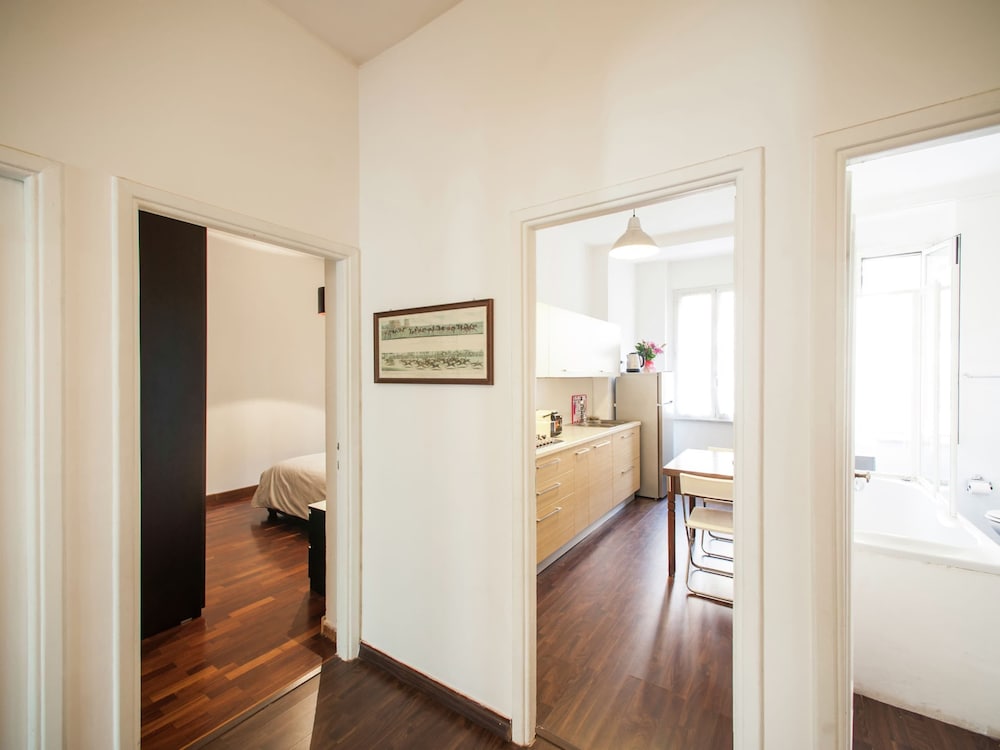 Spacious Apartment in Rome near Sea