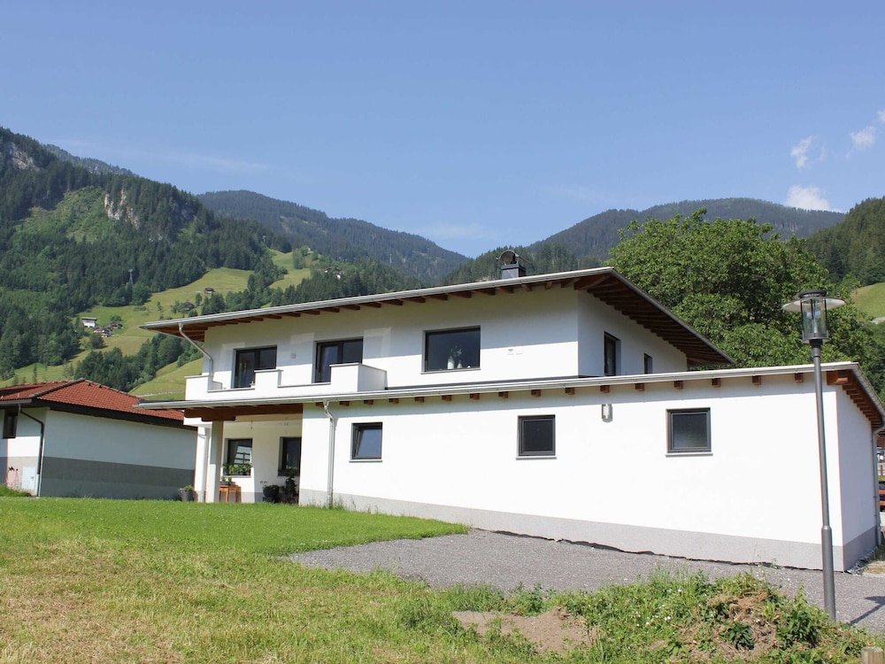 Apartment in Mayrhofen With Garden view 2