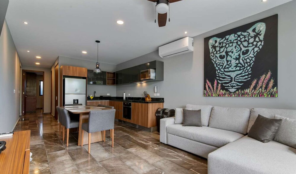 Modern 1 Bedroom Apartment With Luxury Amenities at Paramar Black by Waves