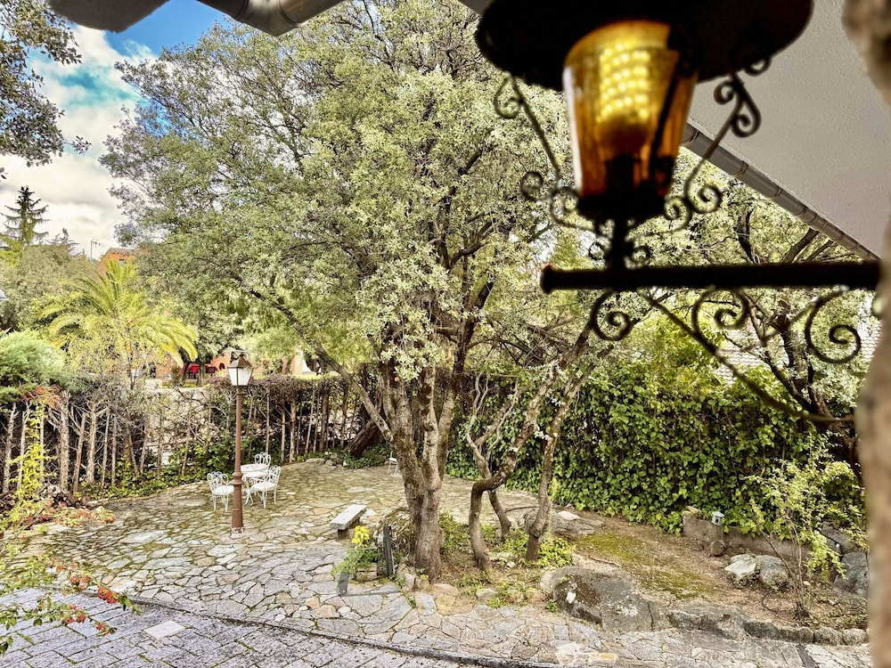 Rural Apartment With Private Garden