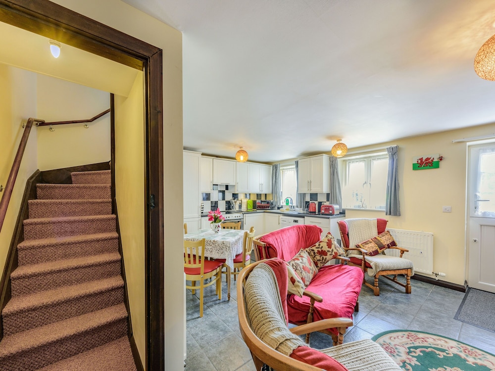 Yew Tree Cottage view 2