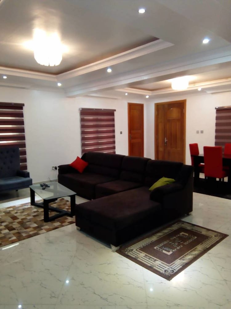 Reeve Court Apartment