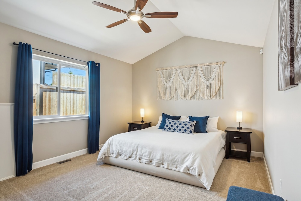 Cheery Tacoma Vacation Rental: 7 Mi to Owen Beach! - Property Image 8