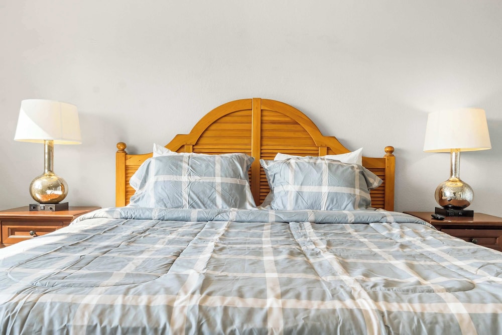 Waterview Oasis Stay for 4