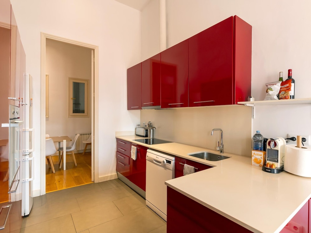 Designer s Three Bedroom Apartment With Terrace