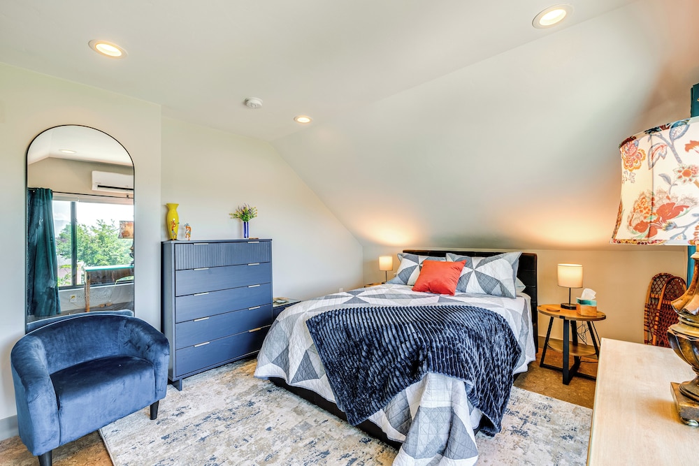 11 Mi to Snowbird Resort: Mtn-view Apt w/ Hot Tub