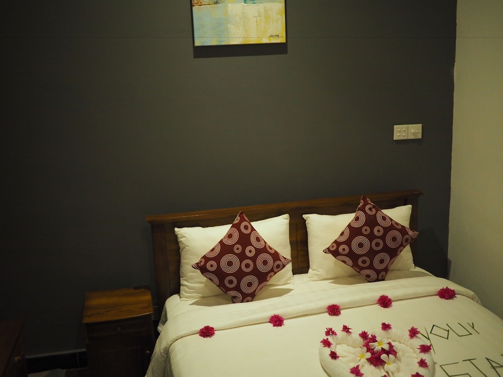 Equator HomeStay