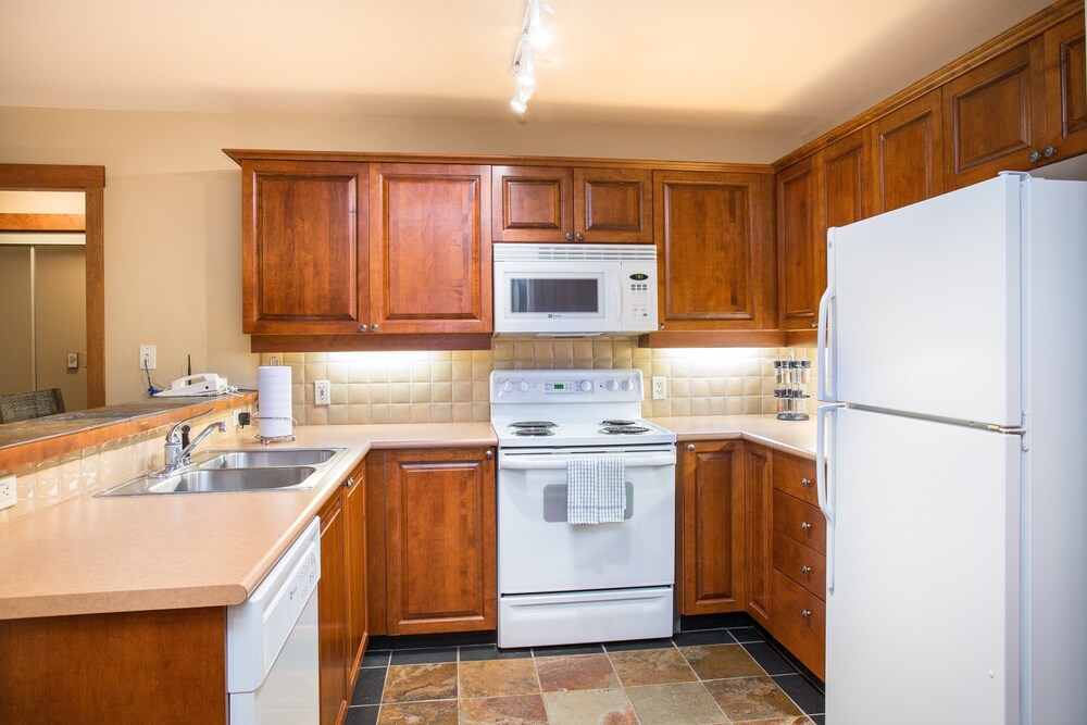 Powderhorn Lodge Deluxe Condos - Solitude UT
