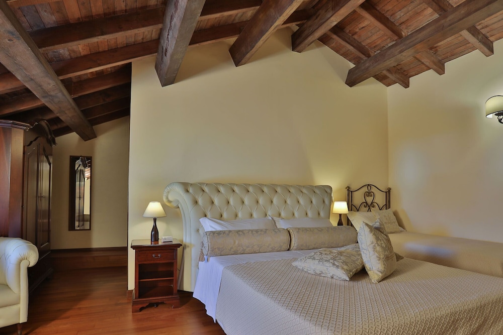 Castello Castriota Scanderbeg Suites De Charme