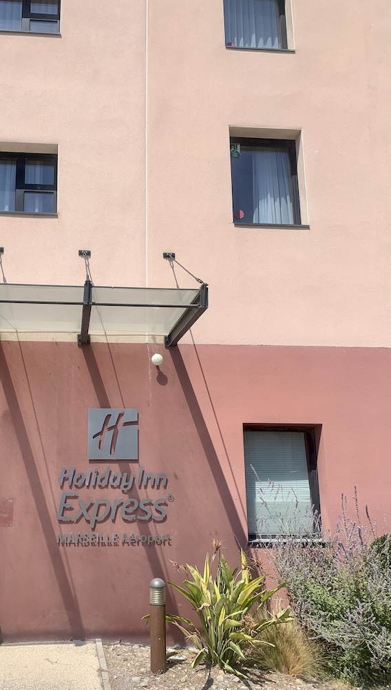 Hotel Holiday Inn Express Marseille Airport, an IHG Hotel - Image 1