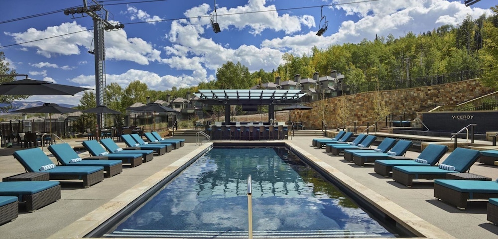 Contemporary 2 Bedroom Luxury Ski In, Ski Out Residence in Snowmass Base Village