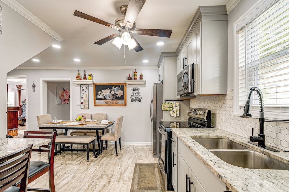 Walk to Historic Dtwn Burlington: Home w/ Yard