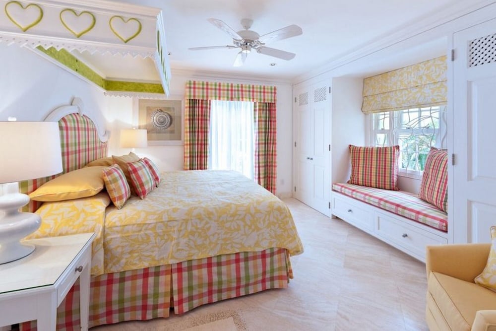Still Fathoms 5 Bedroom Villa