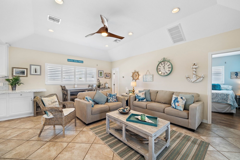 Purple Pelican Paradise by Ryson Vacation Rentals