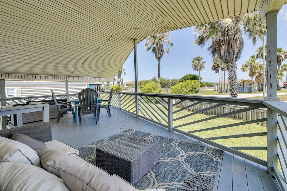 4 Mi to Beach: Home w/ Pool & Golf in Port Isabel!