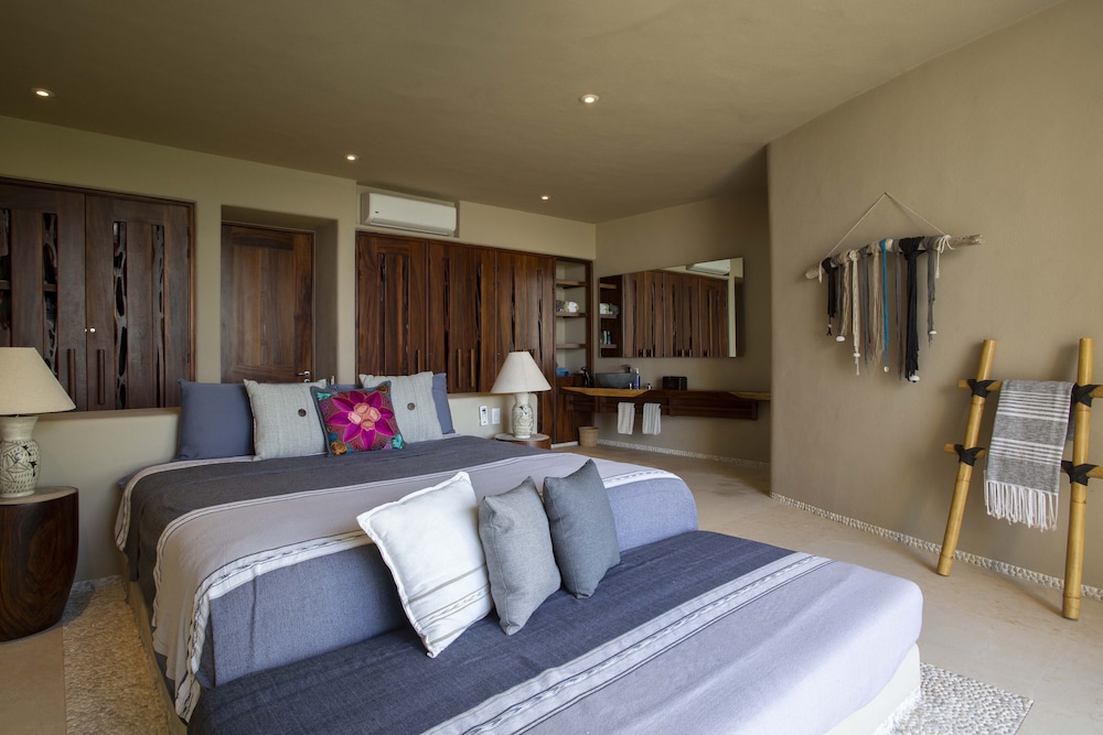 Punta Majahua Condos
