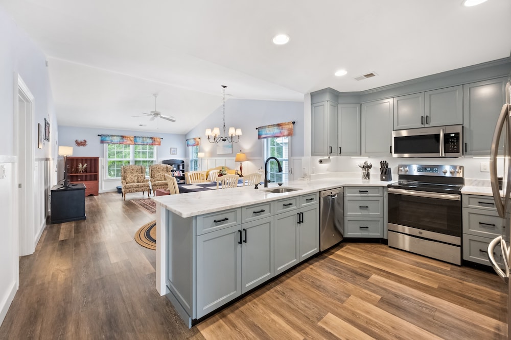 65d Isle Awhile 3 Bedroom Condo