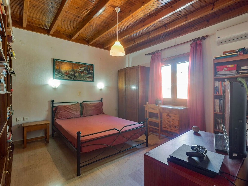 Simplistic Villa in Korfu near Sea Beach photo 2