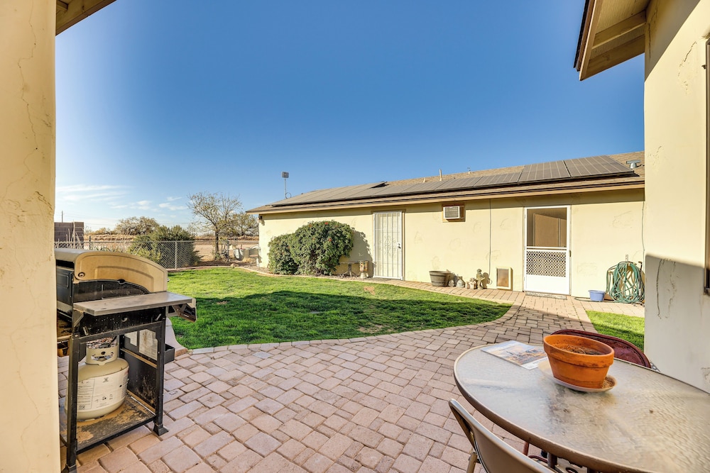Near Golfing & Green Spaces: Florence Family Home!