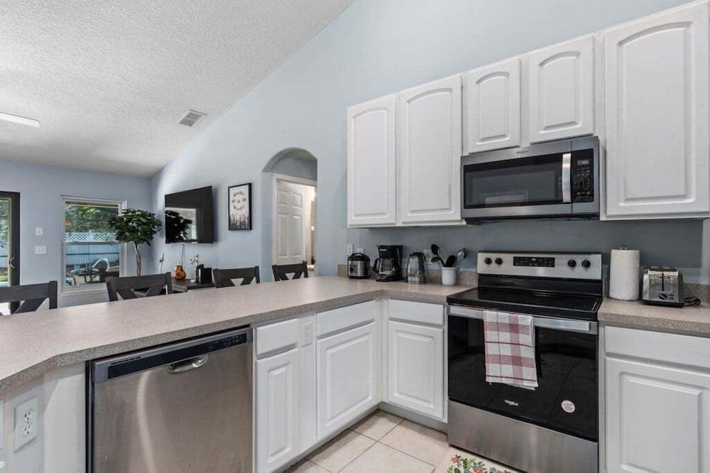 Legacy Park Villa: 5br, Pool, Spa & Near Disney 5 Bedroom Villa