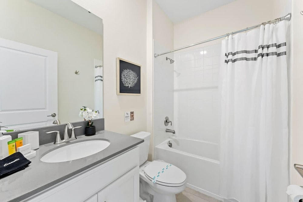 Sophisticated 6BR at Storey Lake Sl2766