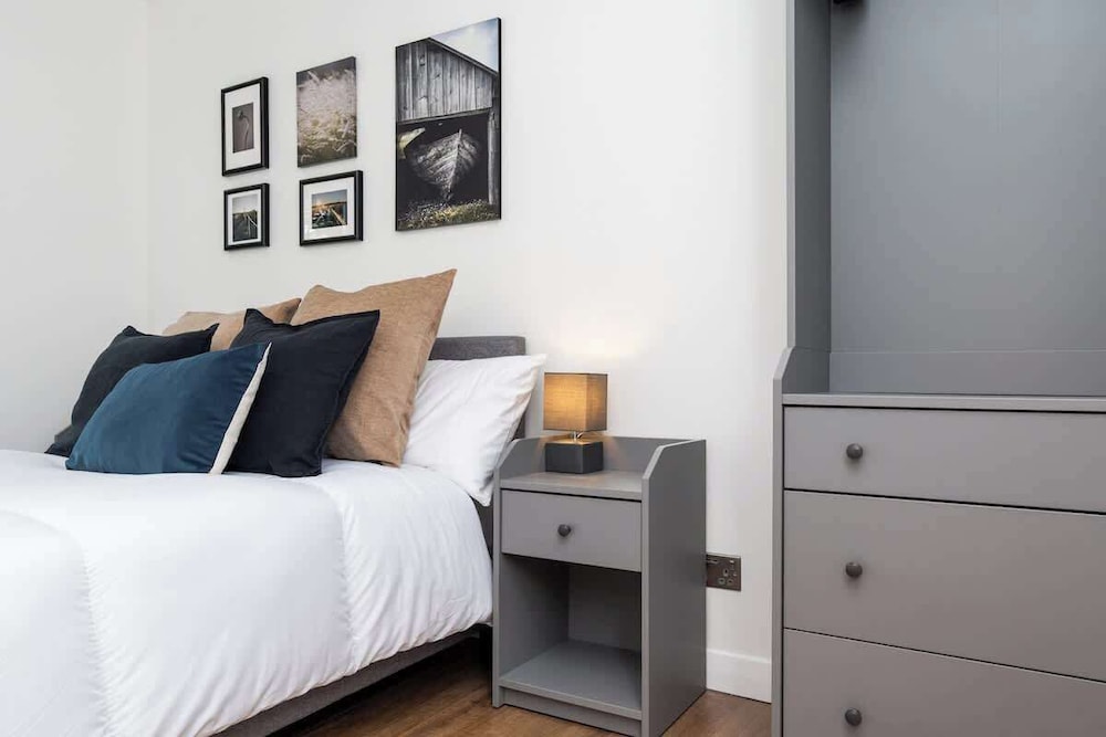 2bedroom Apartment-free Parking