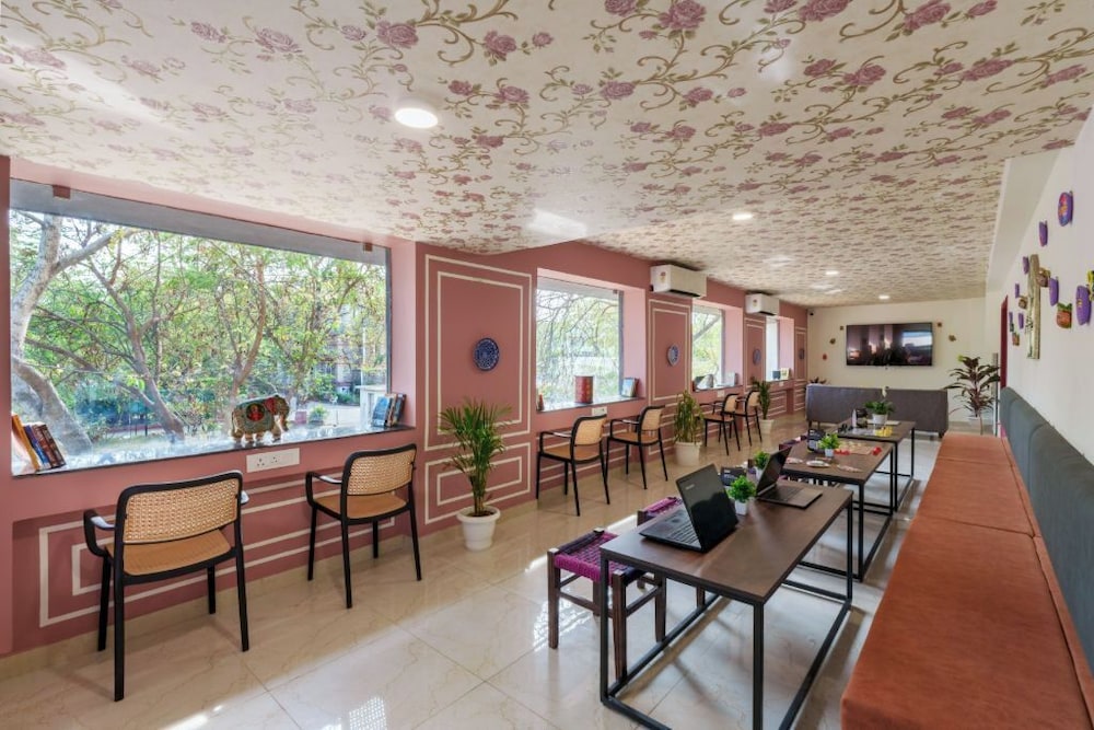 The Hosteller Jaipur, MI Road