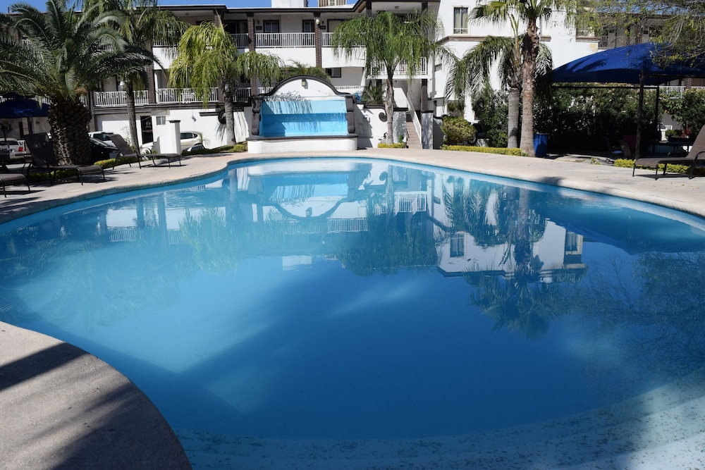 Reynosa Vacations - Hotel Virrey - Property Image 2