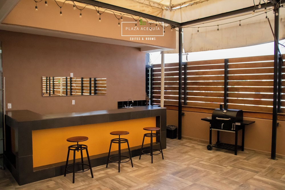 A09 SUPER SUITE PREMIUM AT PLAZA ACEQUIA