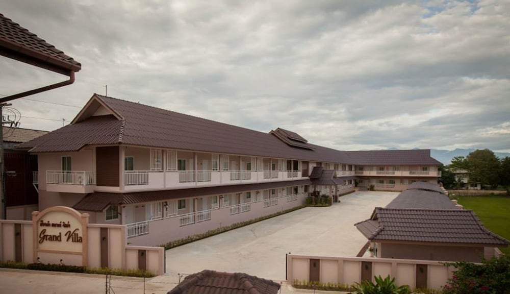 Chiang Kham Grand Villa