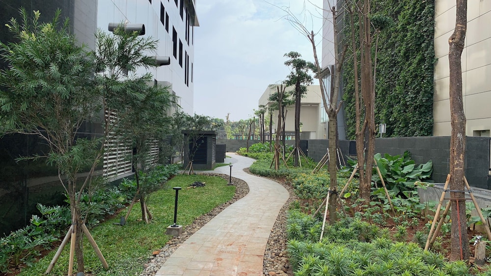 Nice And Homey 1Br Apartment At Southgate Residence