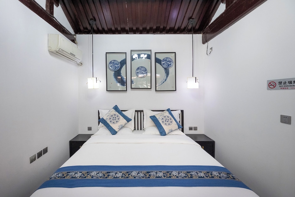 Junhefu Courtyard Hotel