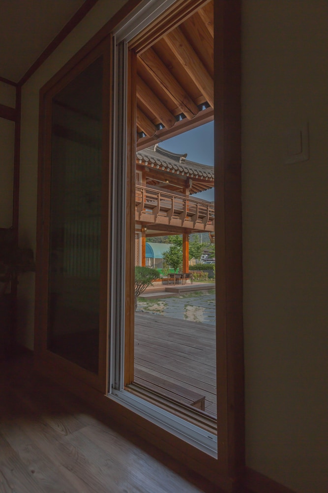 Gyeongju West Namsan Hanok Pension