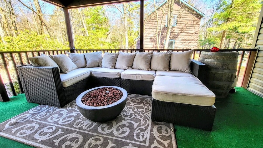 Double Diamond Lodge by Avantstay Group Escape w Firepit Patio Activities