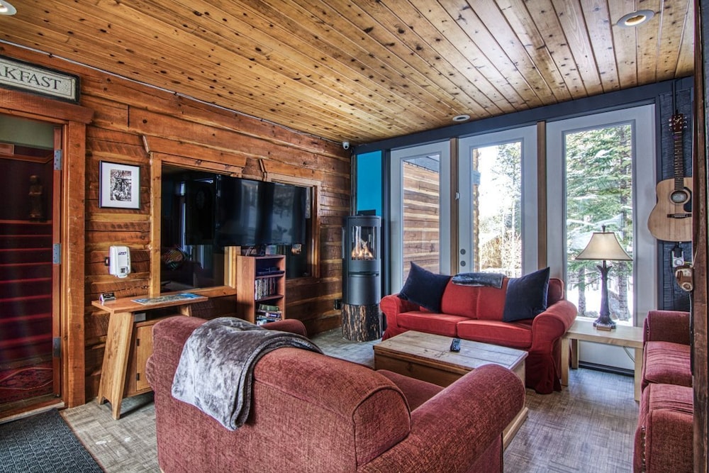 Earl Grey Lodge