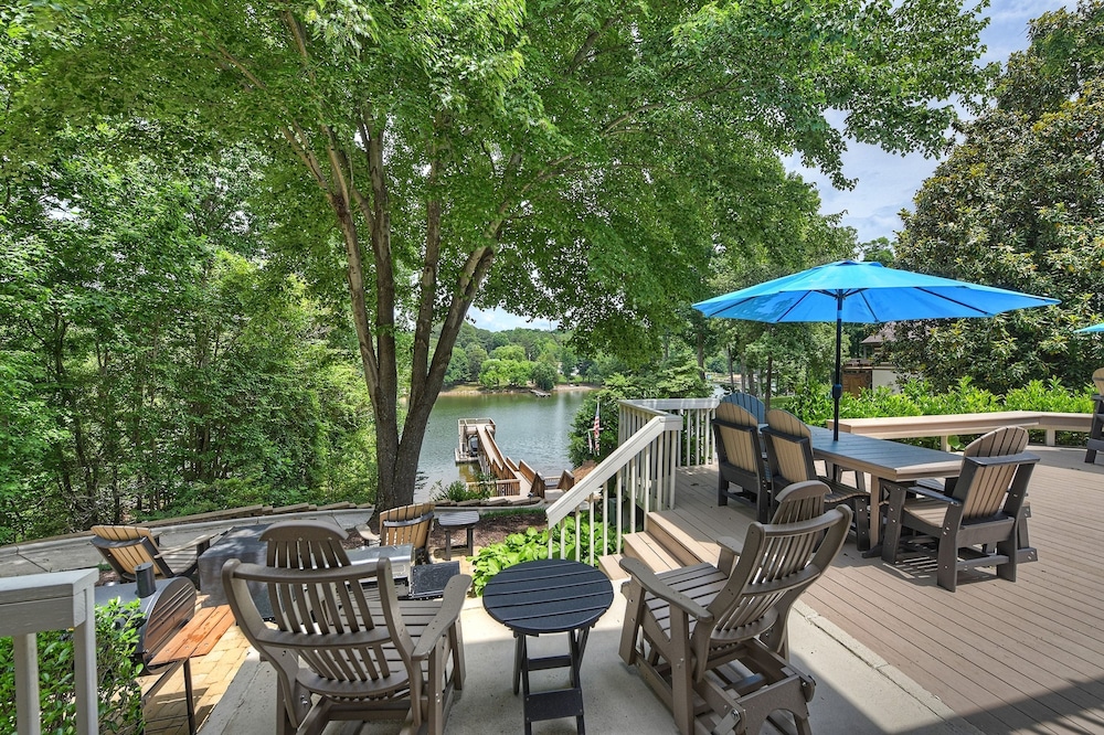 Butler Bliss by Avantstay Private Dock Views