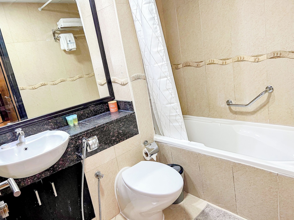 Cosmos Living 1 BR Suite Near Dubai Mari