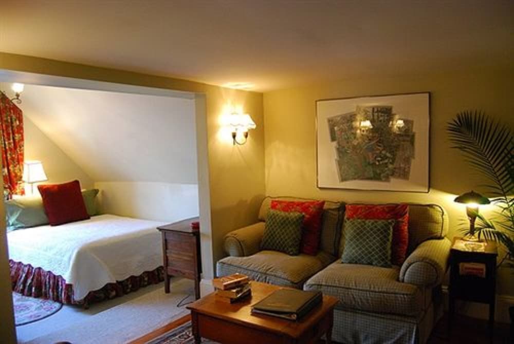 Columbus Vacations - Rothschild-Pound House Inn - Property Image 40