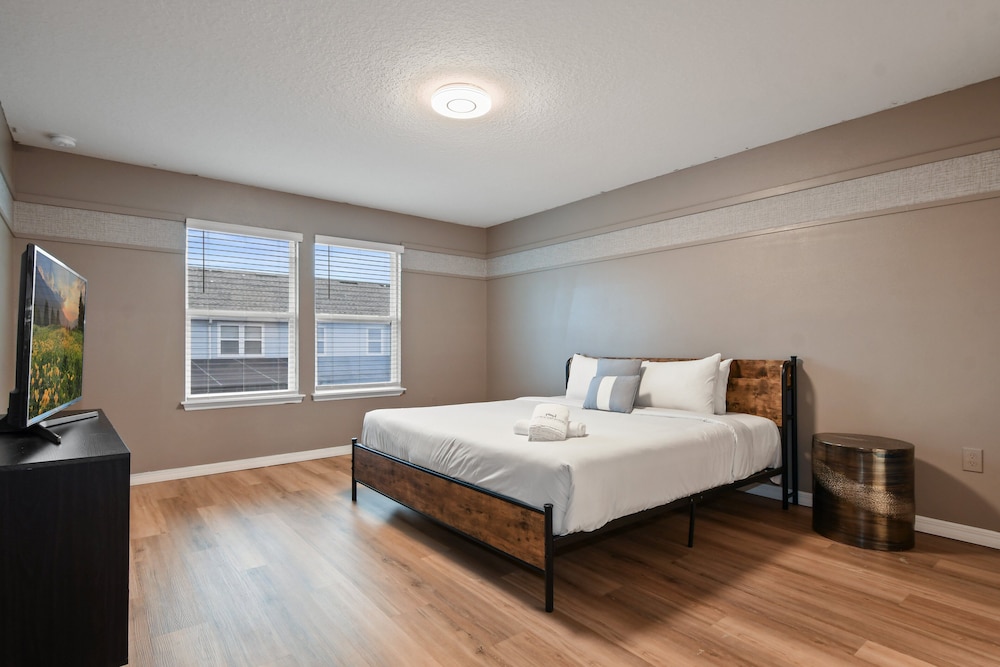 Family Getaway With Themed Rooms & Private Pool