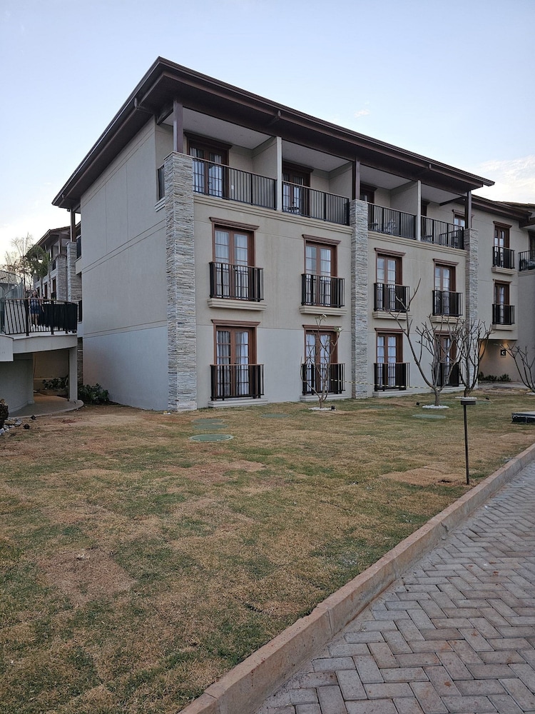 PYRENÉUS RESIDENCE